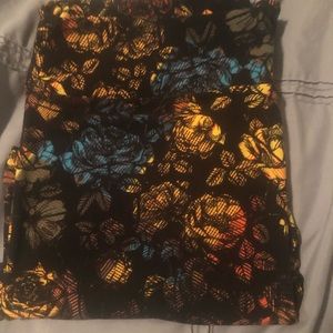 Lularoe Leggings Black Background Flowers